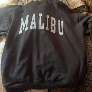 brandy melville malibu sweatshirt no stains or holes